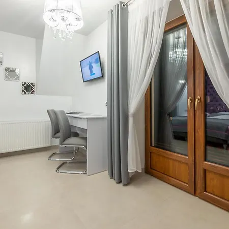 Apartment Secret *