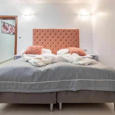 Secret Apartment *