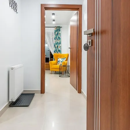 Apartment Secret *